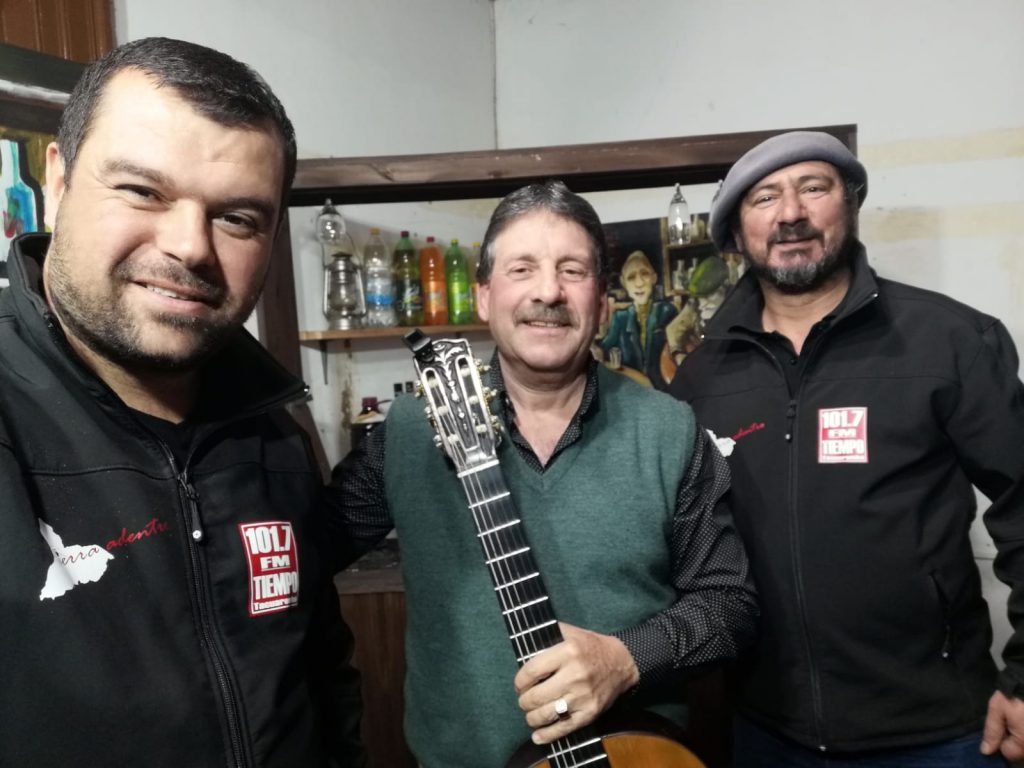 Bernardo Sanguinetti nos deleitó con su guitarra en Tierra Adentro TV