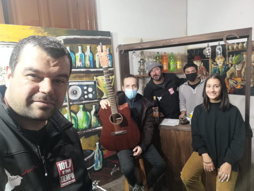 Sara Ríos cantó y deleitó en Tierra Adentro TV